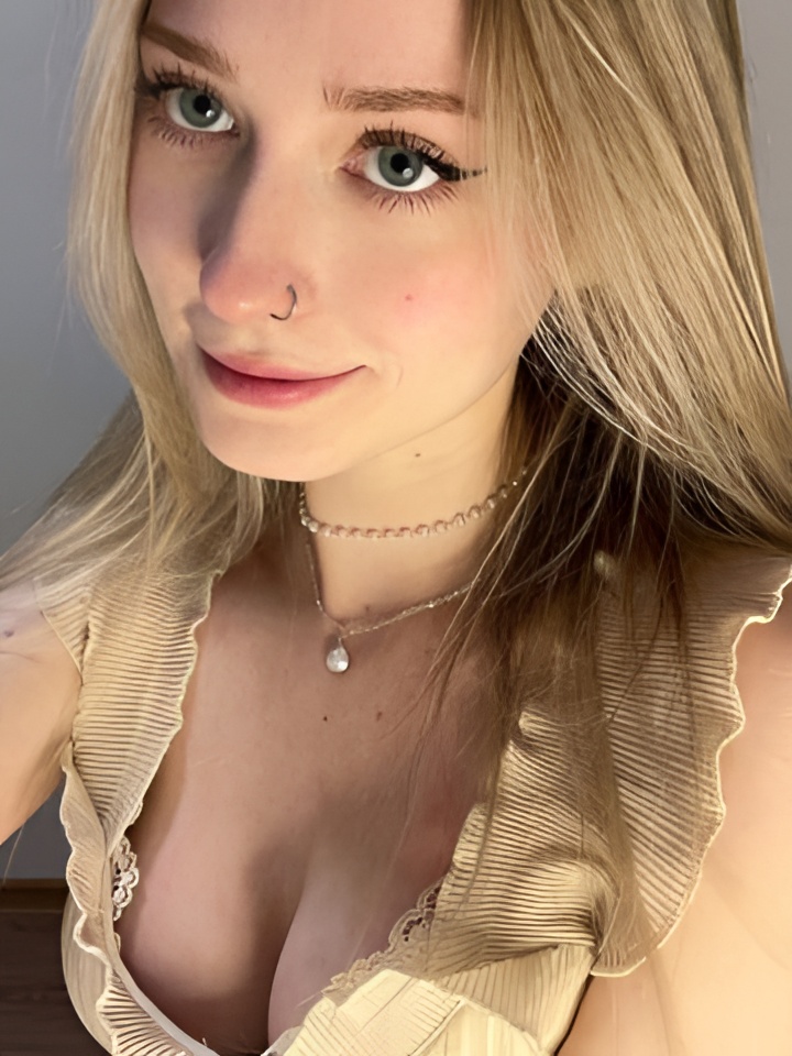 Галина привлекательная девушка из Киренска цена от 1500 руб