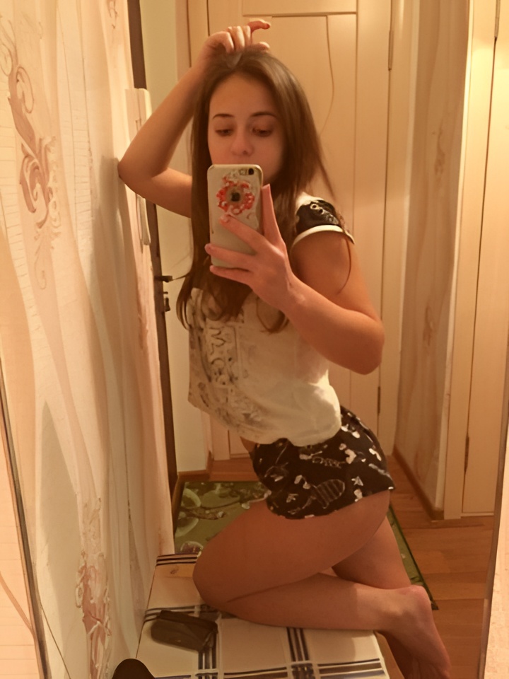 Лина привлекательная девушка из Киренска цена от 10000 руб