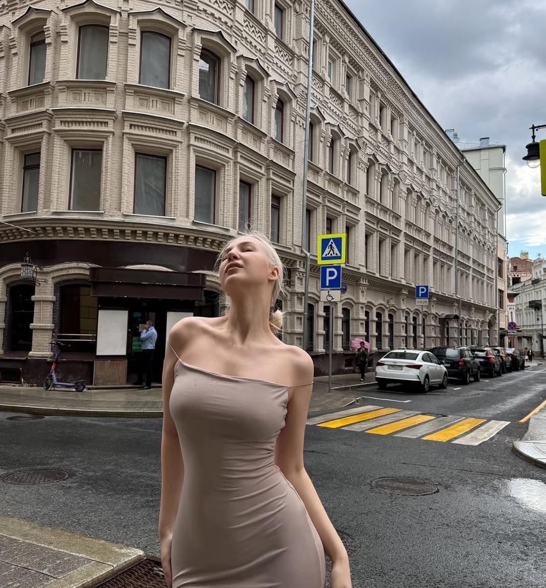 Алёнка привлекательная девушка из Киренска цена от 5000 руб